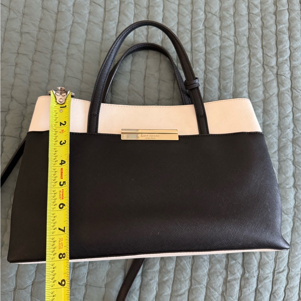 Kate Spade Black and White Satchel with Gold Detailing - Picture 6 of 10